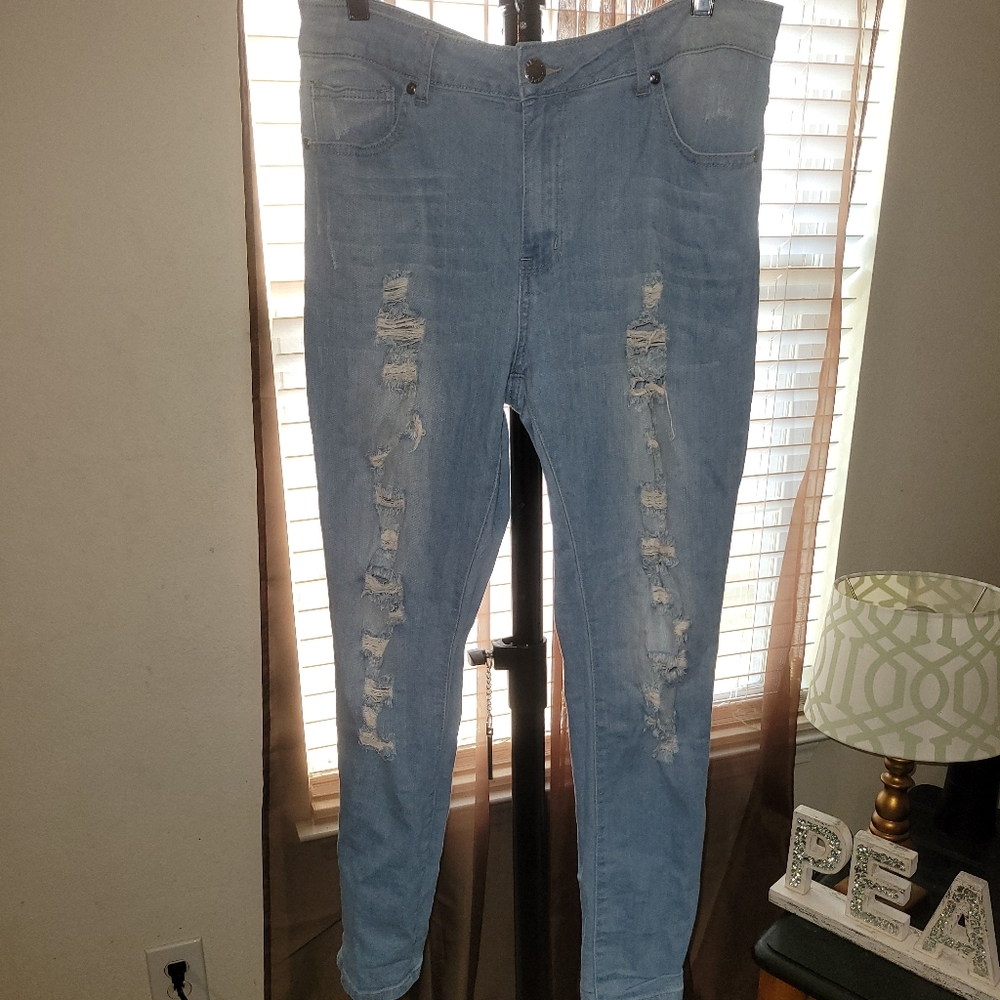 V.I.P. Ripped Jeans